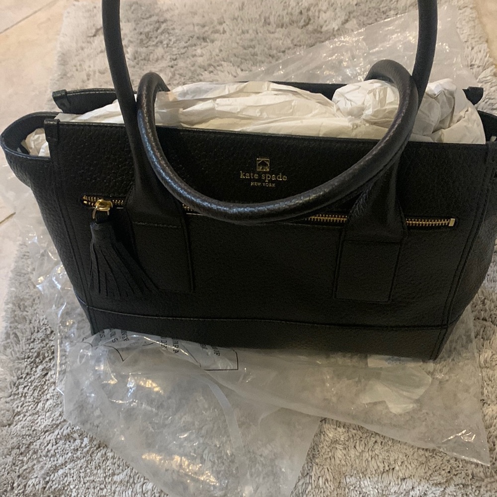 Kate Spade New York Black Pebbled Leather Southport Avenue Oden Shoulder Bag